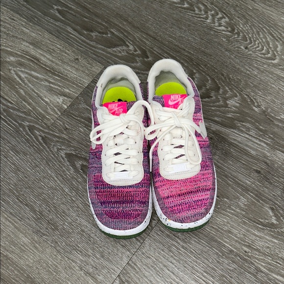 NIKE Pink and White Knit Sneakers - Picture 2 of 6